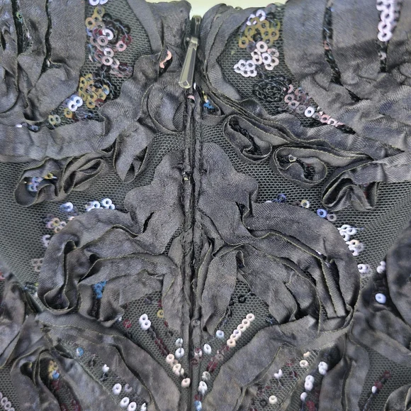 $359 XSCAPE Women Embellished Off-The-Shoulder 3/4-Sleeve Gown Sz 6 Wedding Glam - Picture 16 of 16